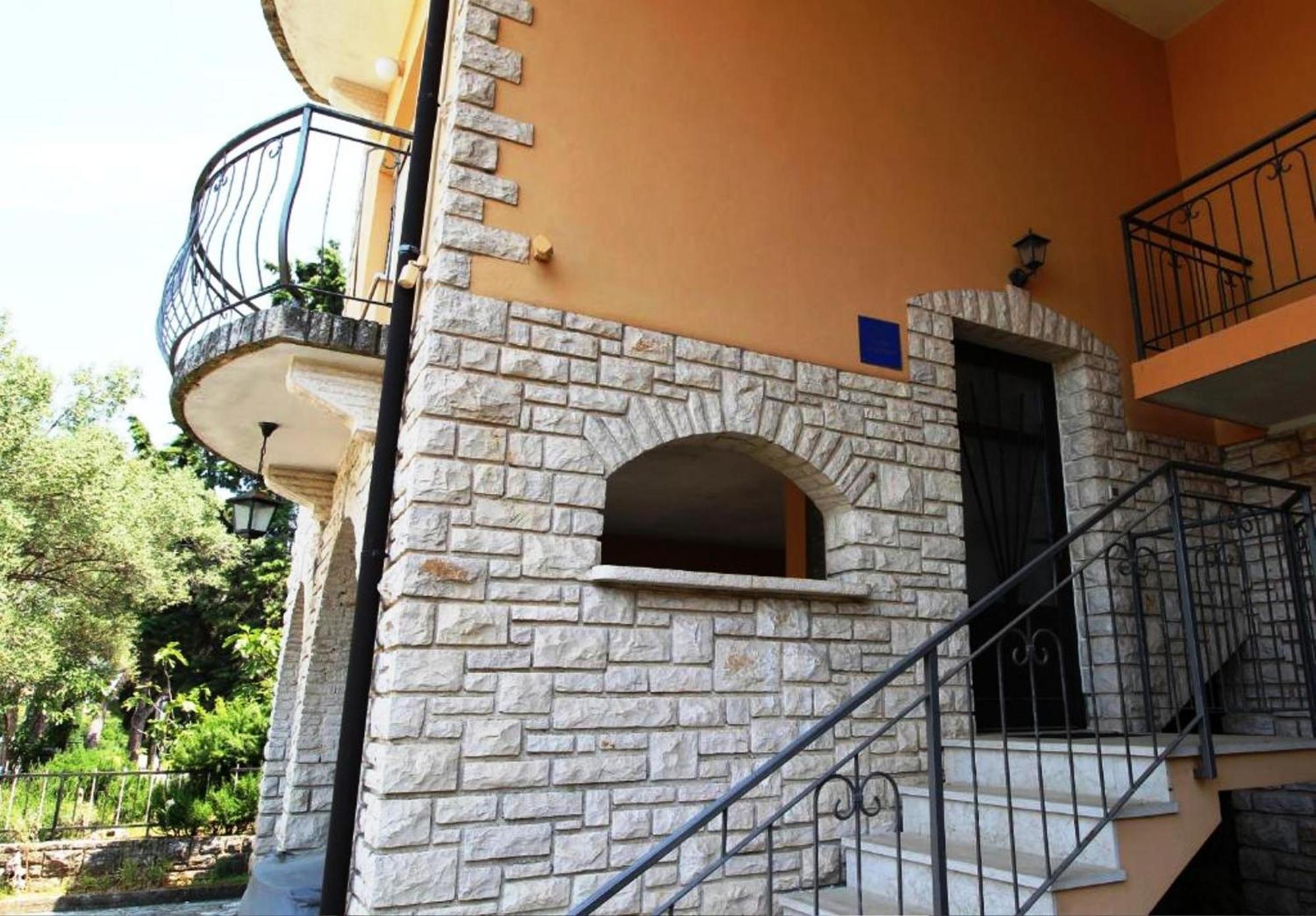 Renata Mare Apartments Ровинь Экстерьер фото