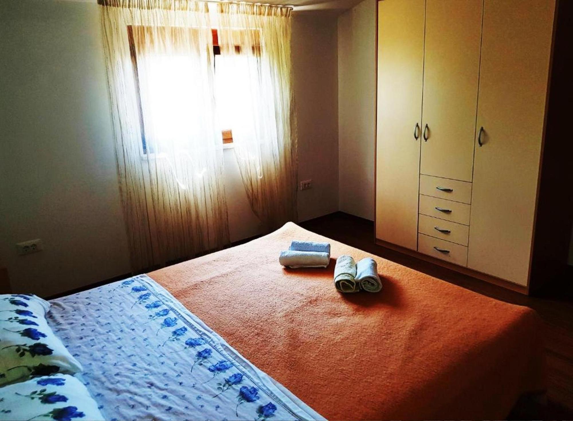 Renata Mare Apartments Ровинь Экстерьер фото