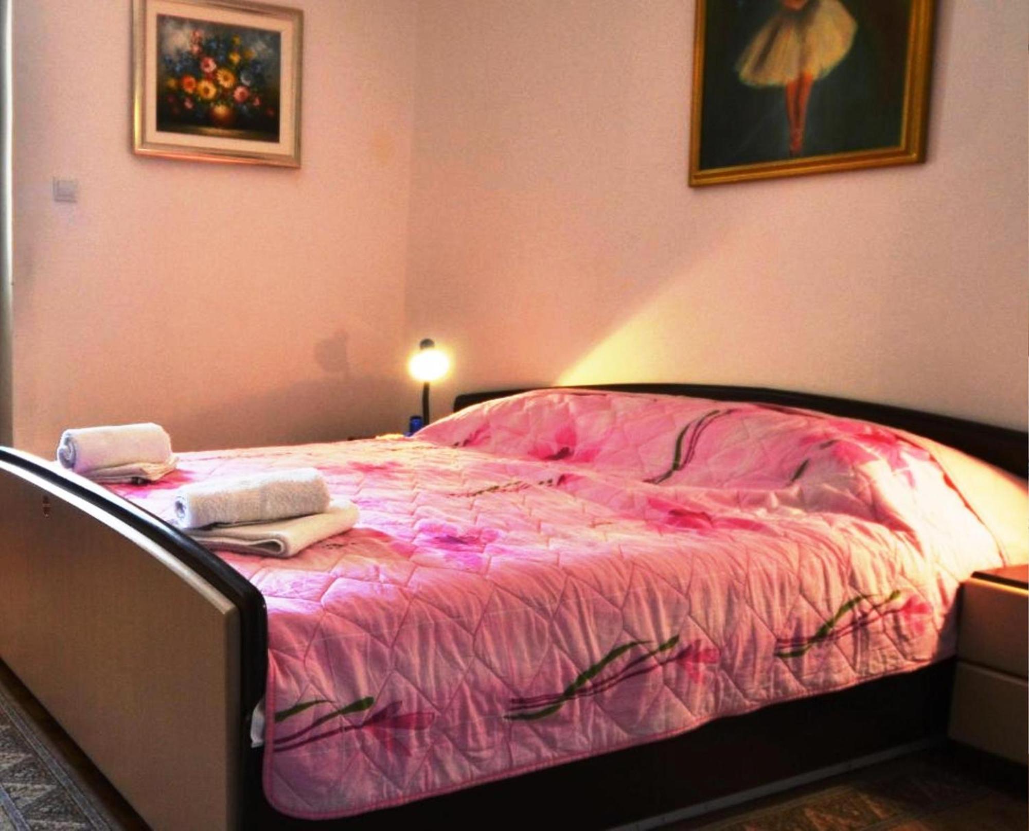 Renata Mare Apartments Ровинь Экстерьер фото