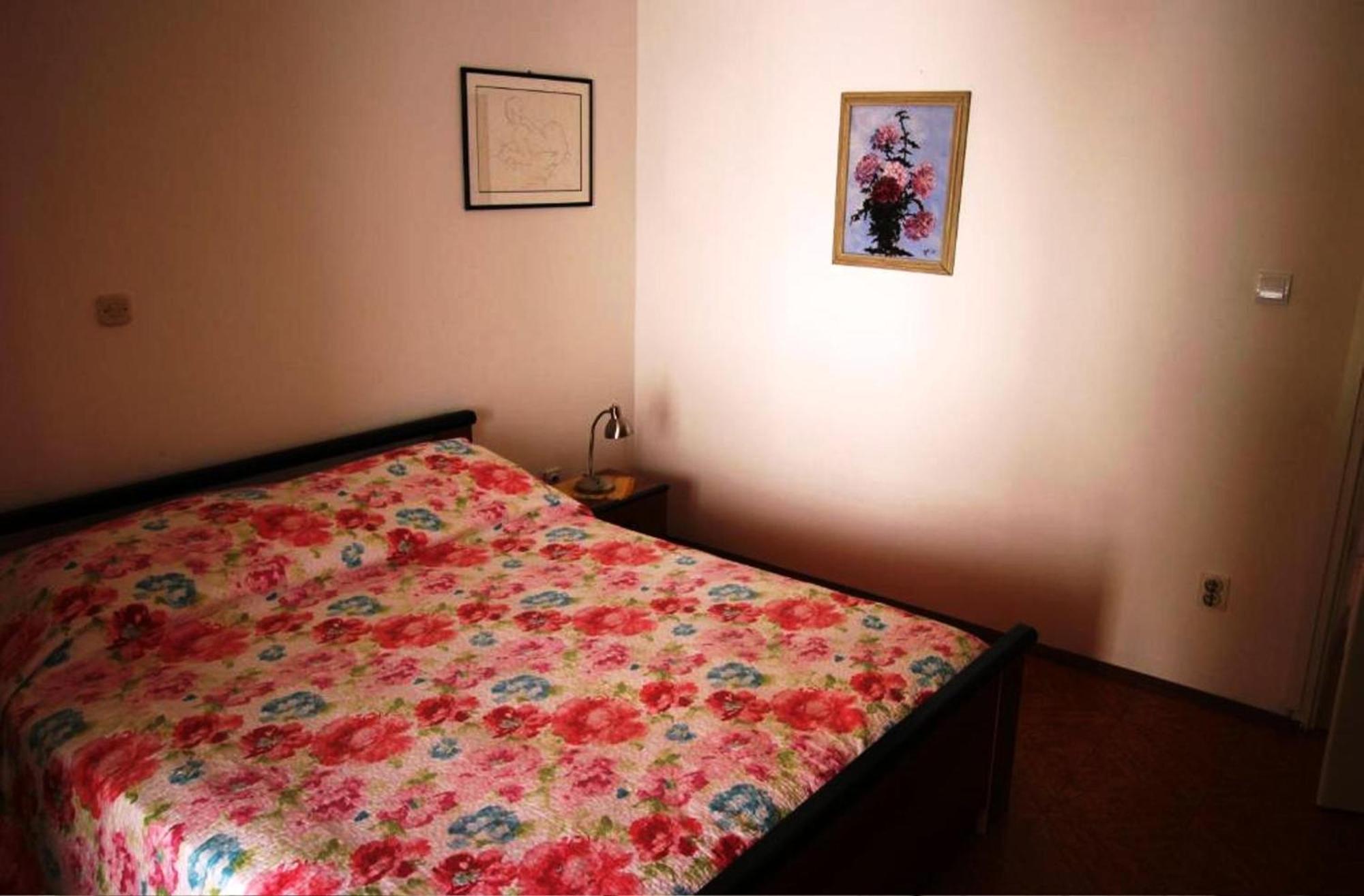 Renata Mare Apartments Ровинь Экстерьер фото