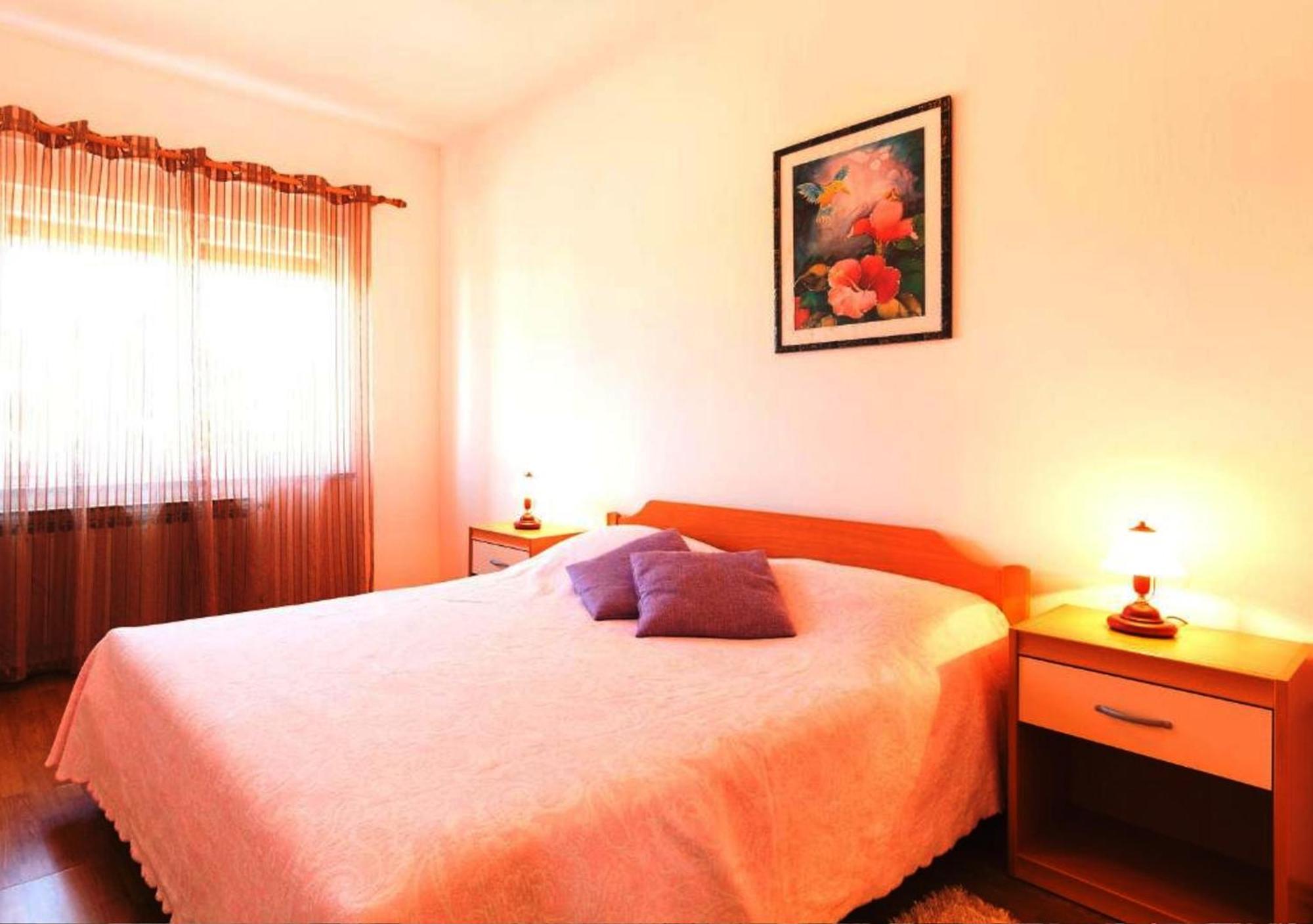 Renata Mare Apartments Ровинь Экстерьер фото