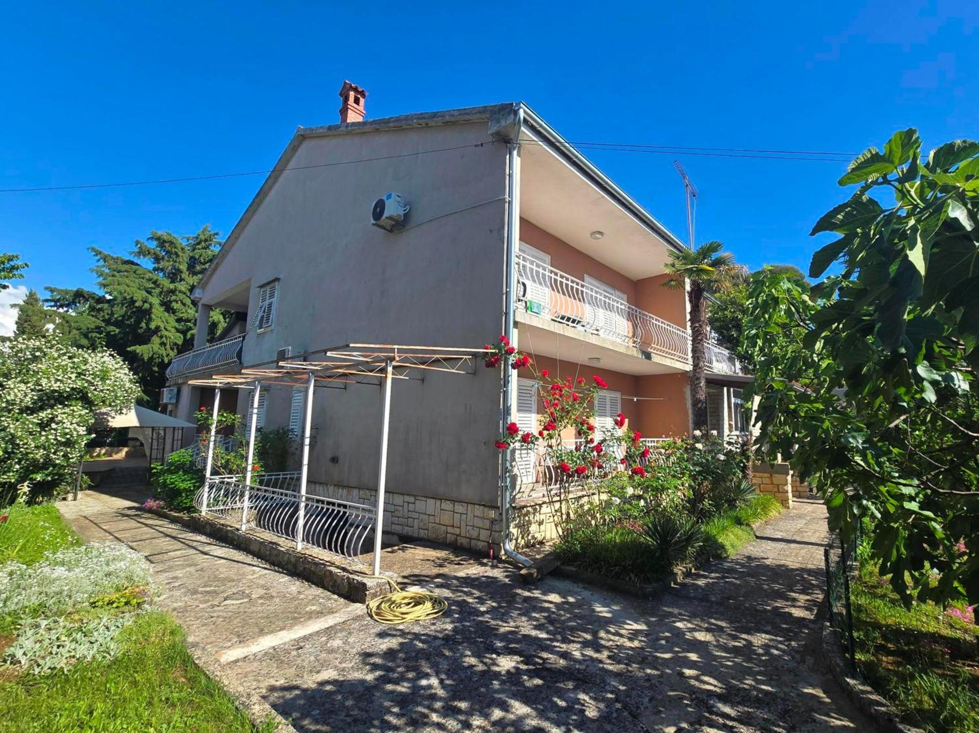 Renata Mare Apartments Ровинь Экстерьер фото
