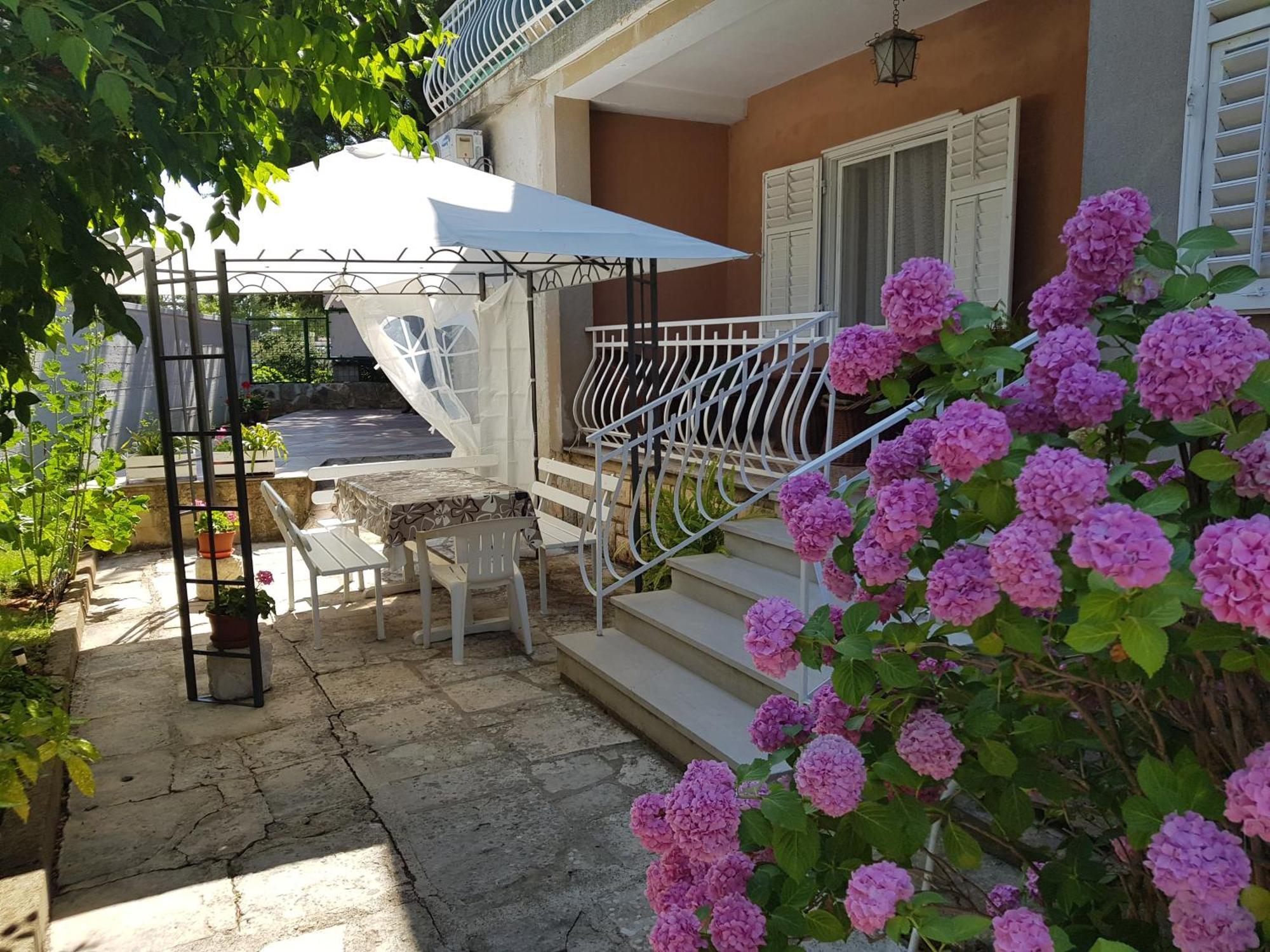 Renata Mare Apartments Ровинь Экстерьер фото